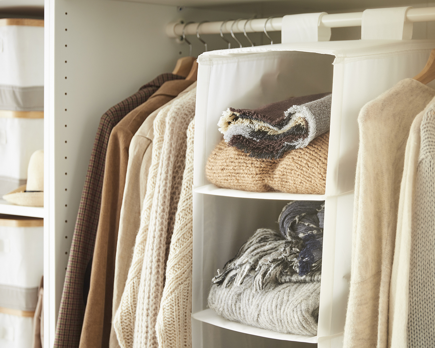 今すぐ真似したい、すっきりクローゼット収納のコツ