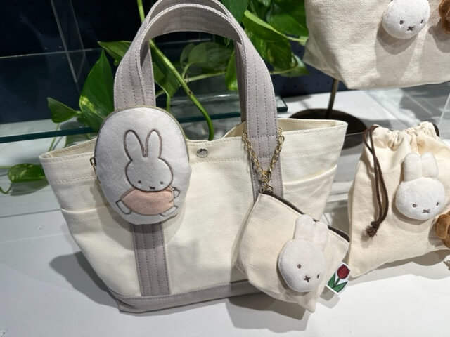 2024年春夏展示会「MOOMIN・サンリオ・ミッフィー」ファッション小物をご紹介