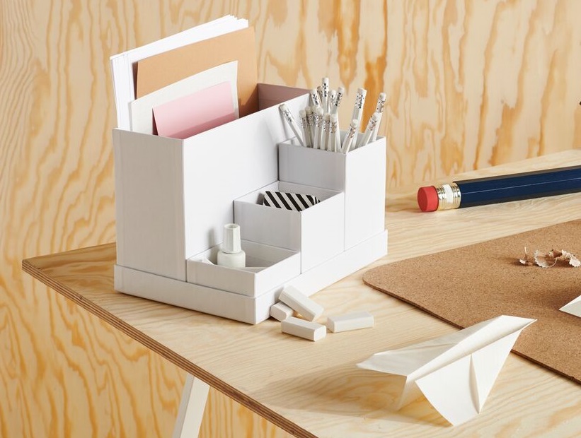 デスク周りがすっきり整う収納方法