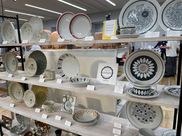 食卓のアクセントになる「アワサカ」の美濃焼アイテムをご紹介