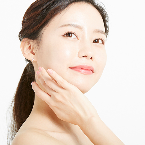 うるおい続くファンデで 冬のツヤめき肌づくり♪