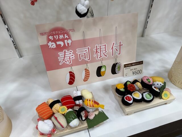 扇子・根付・キーホルダー・マグネットなど…ちりめん和雑貨の魅力