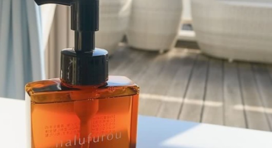 クロエの香水好きの方にお勧めヘアオイル『nalufurou repair oil』のご紹介